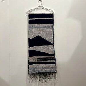 Aritzia Wilfred Wool Scarf Shawl